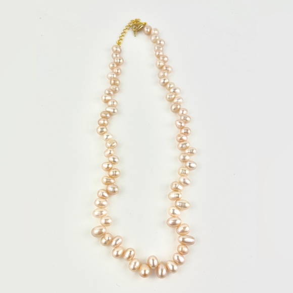 Pearl necklaces- various colored strands - Picture 4 of 5